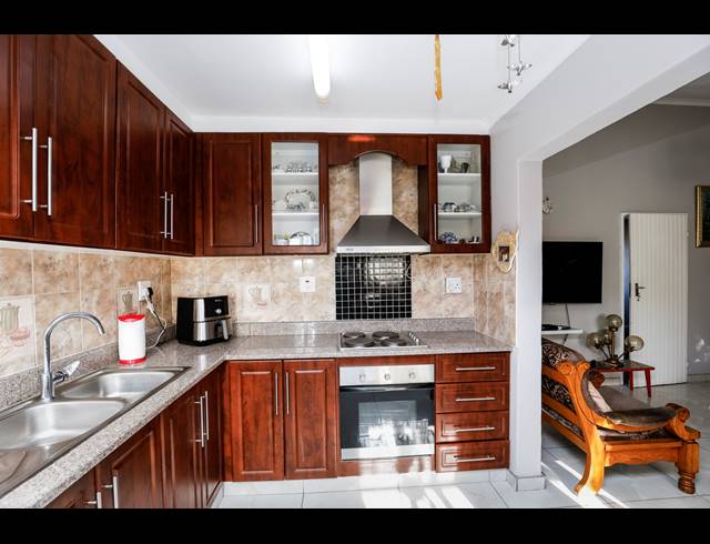 4 BEDROOM HOUSE FOR SALE IN HILLGROVE